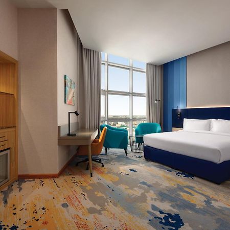La Quinta By Wyndham Abu Dhabi Al Wahda Hotel Ngoại thất bức ảnh