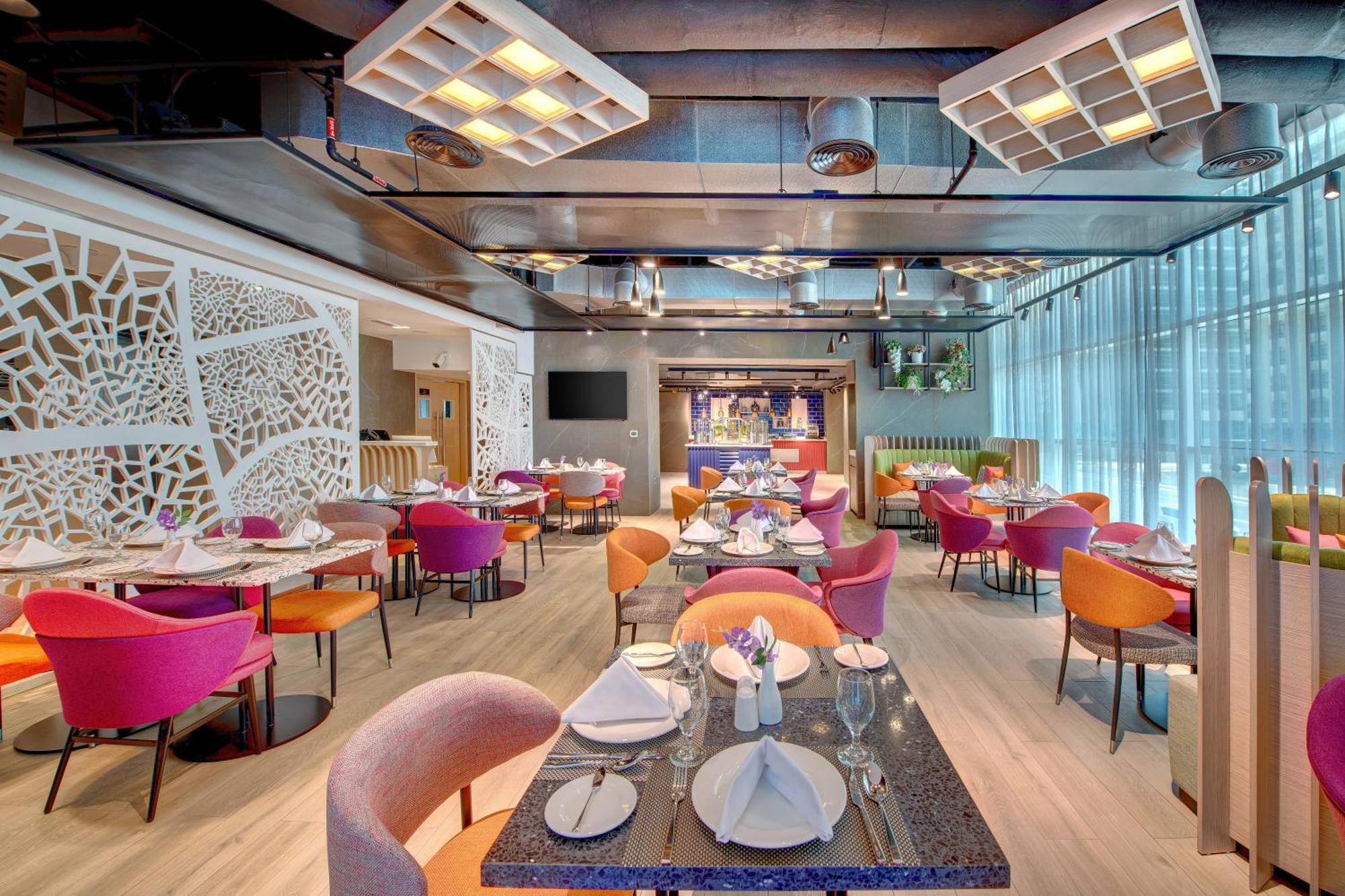 La Quinta By Wyndham Abu Dhabi Al Wahda Hotel Ngoại thất bức ảnh