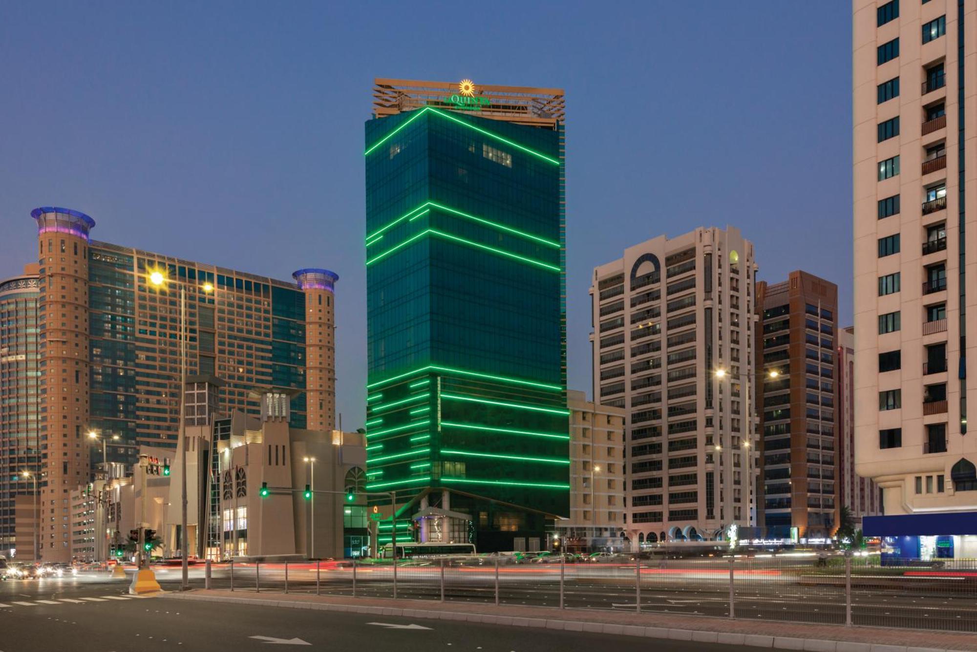 La Quinta By Wyndham Abu Dhabi Al Wahda Hotel Ngoại thất bức ảnh