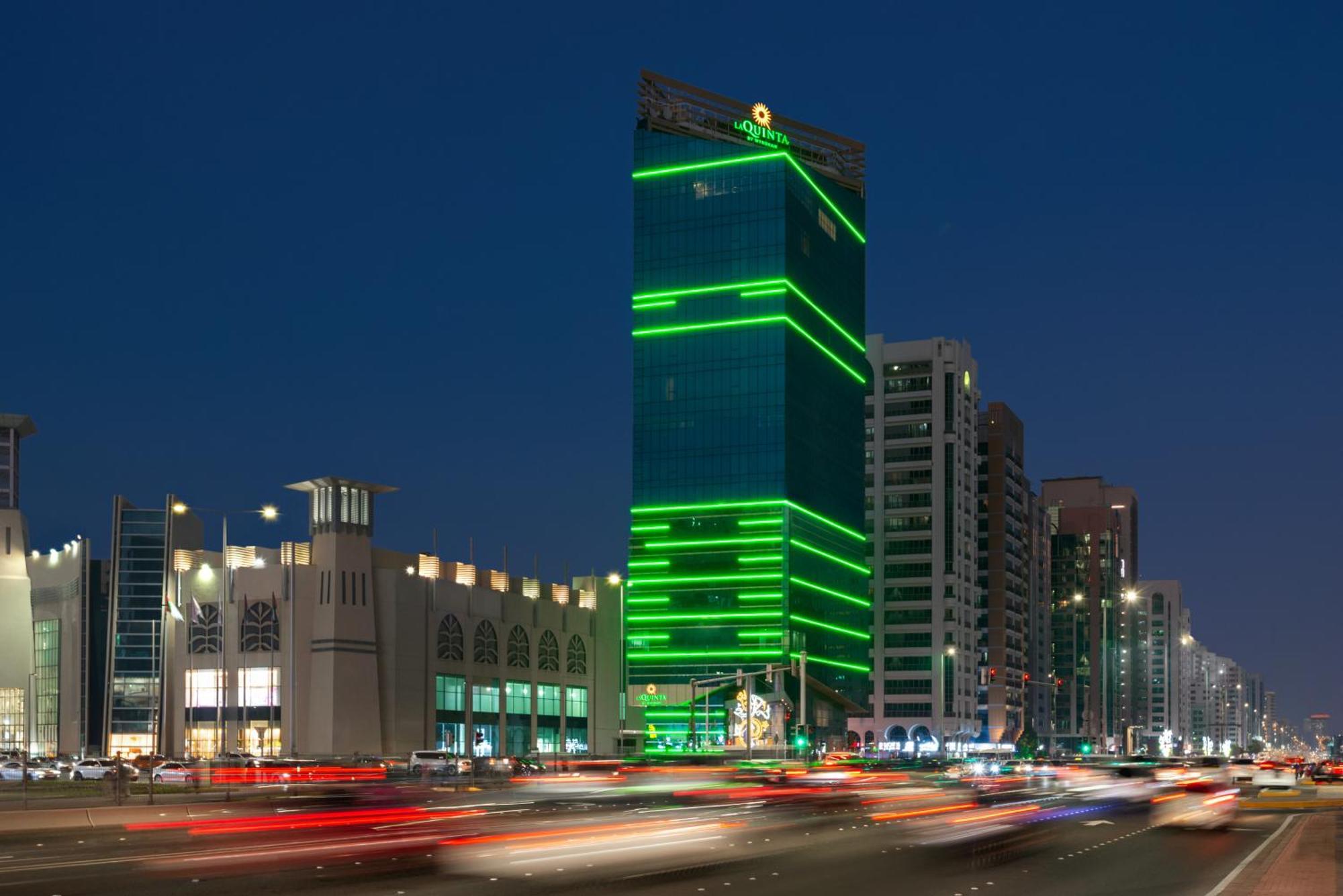 La Quinta By Wyndham Abu Dhabi Al Wahda Hotel Ngoại thất bức ảnh