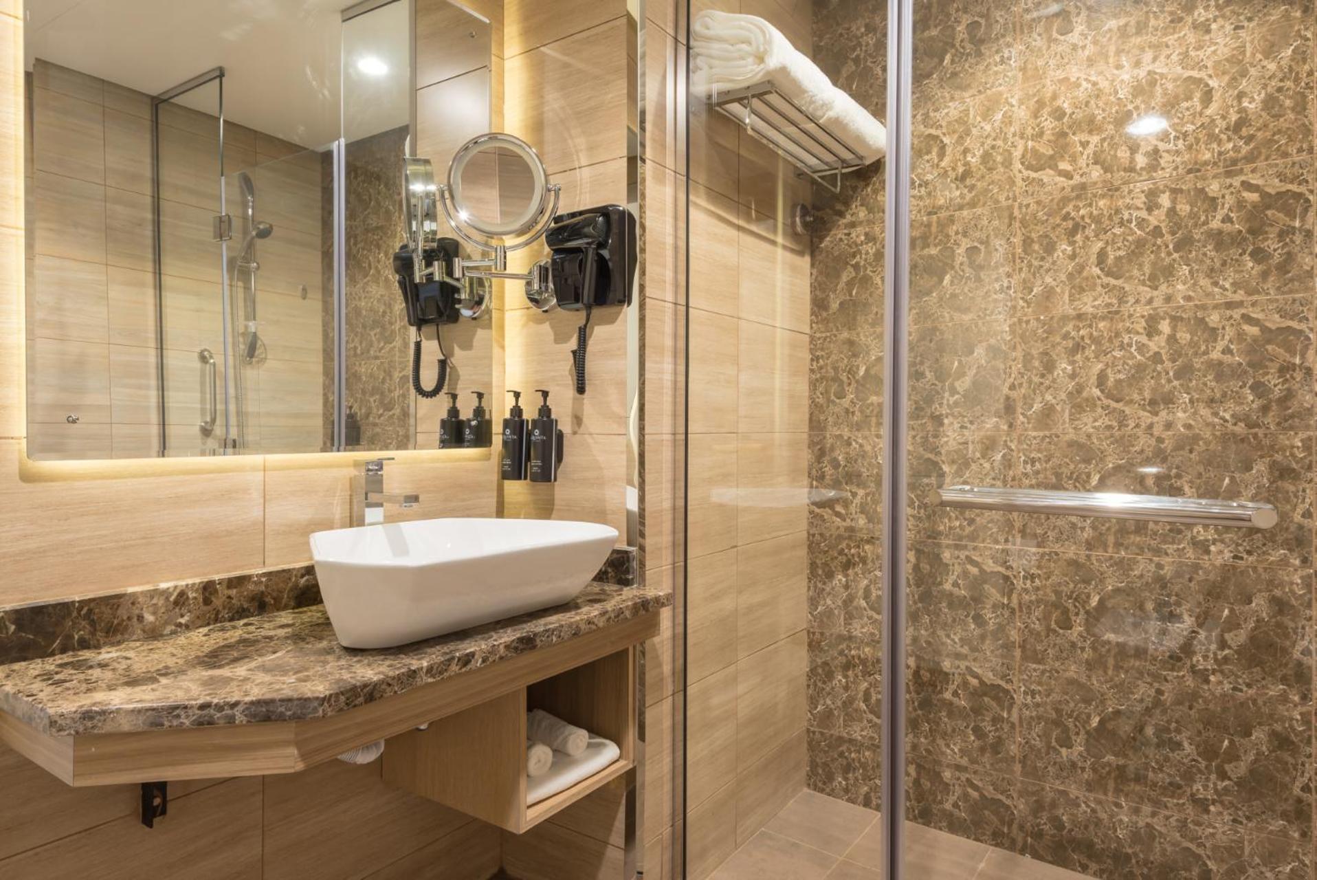 La Quinta By Wyndham Abu Dhabi Al Wahda Hotel Ngoại thất bức ảnh